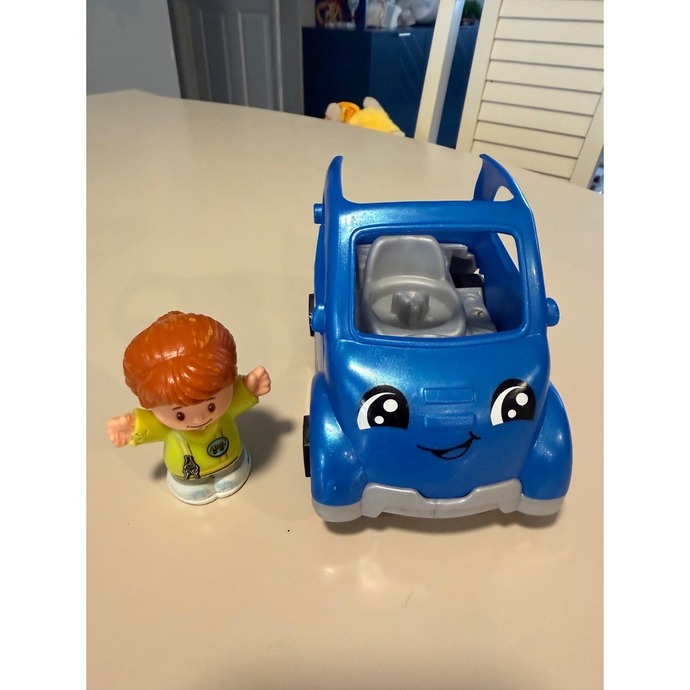 Fisher-Price Little People Blue Car and Red Hair Girl Figure